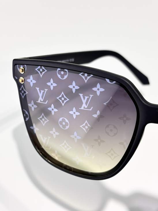 Picture of Louis Vuitton Sunglasses _SKUfw76323970fw